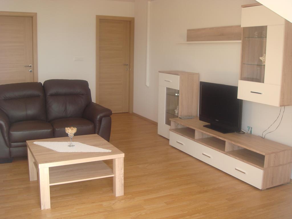 Apartments Jelicic Selce Eksteriør billede