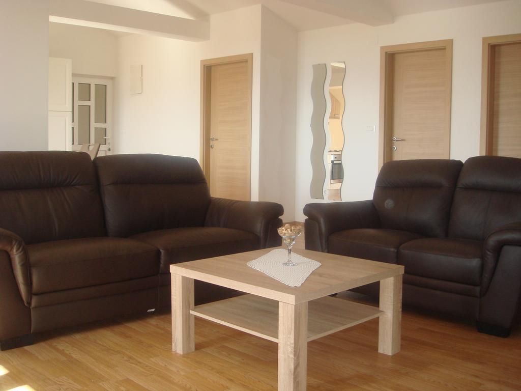 Apartments Jelicic Selce Eksteriør billede